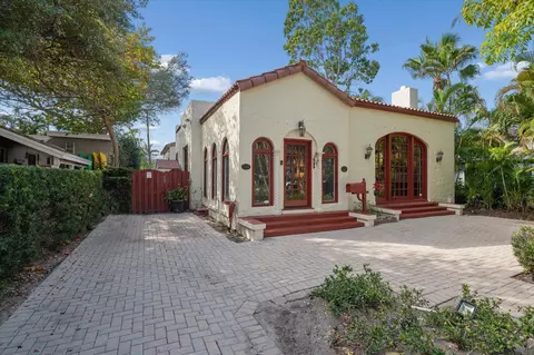 704 SE 8th St, Fort Lauderdale, FL 33316
