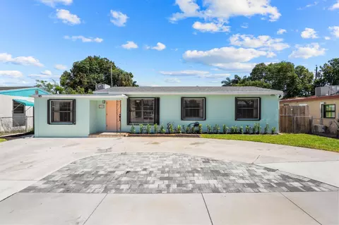 2105 Wellington Rd, West Palm Beach, FL 33409