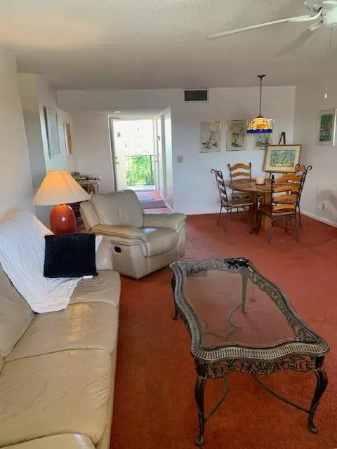 2820 Tennis Club Dr #506, West Palm Beach, FL 33417