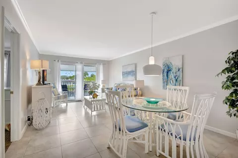 154 Lake Meryl Dr UNIT 255, West Palm Beach, FL 33411