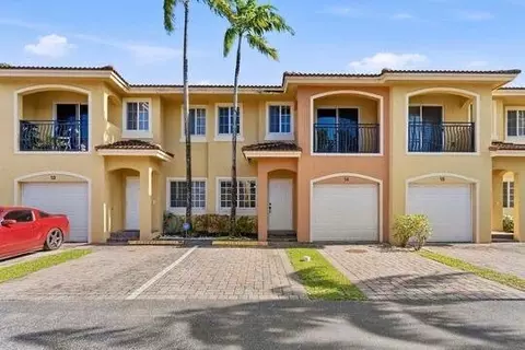 330 SW 2nd Ave #14, Hallandale Beach, FL 33009