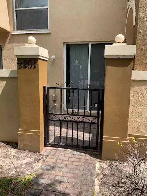 2905 Hidden Hills Rd #2201, West Palm Beach, FL 33411