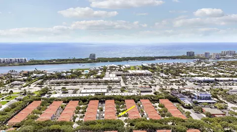 View/Area - 77 Laurel Oaks Cir, Tequesta, FL 33469 photo 5 of 11