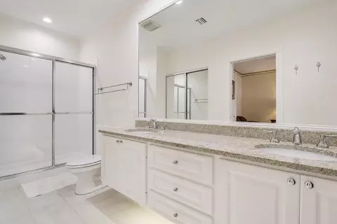 Bath - 77 Laurel Oaks Cir, Tequesta, FL 33469 photo 1 of 5