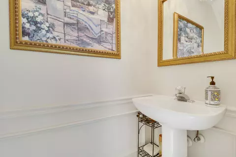 Bath - 77 Laurel Oaks Cir, Tequesta, FL 33469 photo 5 of 5