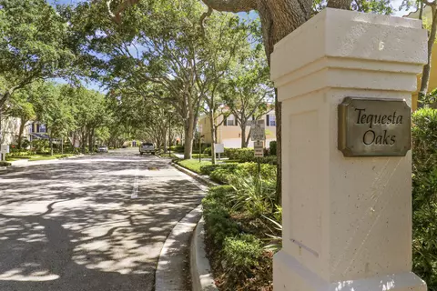 View/Area - 77 Laurel Oaks Cir, Tequesta, FL 33469 photo 3 of 11