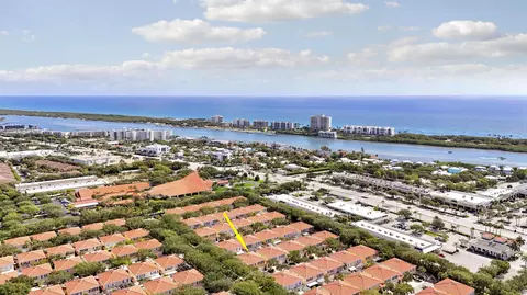 View/Area - 77 Laurel Oaks Cir, Tequesta, FL 33469 photo 4 of 11