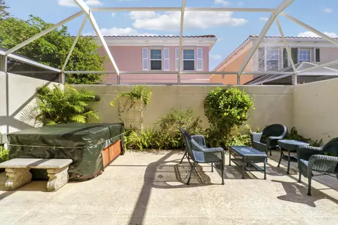 Exterior - 77 Laurel Oaks Cir, Tequesta, FL 33469 photo 2 of 6