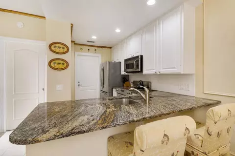 Kitchen - 77 Laurel Oaks Cir, Tequesta, FL 33469 photo 1 of 6