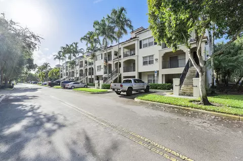 5980 W Sample Rd #104, Margate, FL 33063