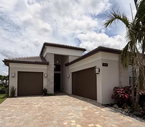 9124 Red Robin Ln, Boynton Beach, FL 33473