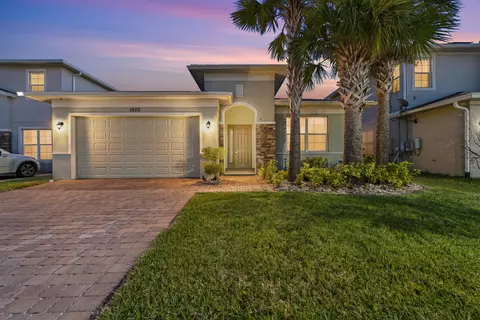 1600 NW Vivanco St, Port Saint Lucie, FL 34986