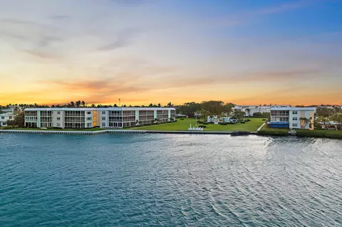 100 Waterway Rd #E305, Tequesta, FL 33469