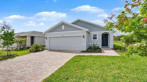 9597 Venetian Sq, Vero Beach, FL 32966