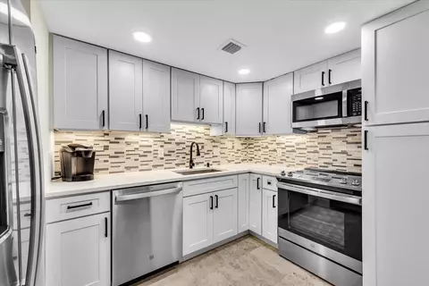 3909 N Ocean Blvd #210, Fort Lauderdale, FL 33308