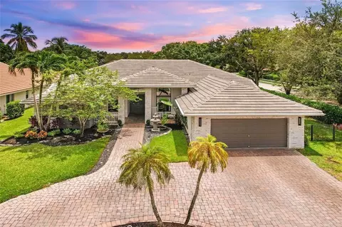 4911 NW 96th Dr, Coral Springs, FL 33076