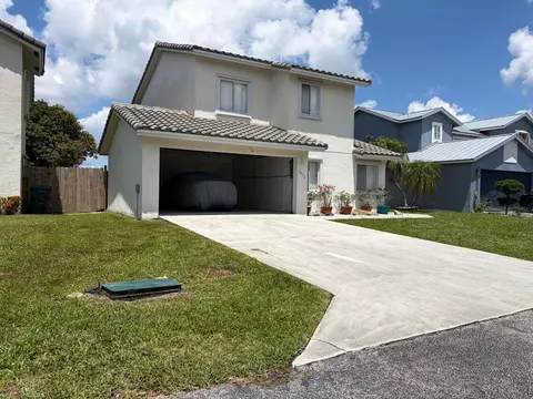 5656 Strawberry Lakes Cir, Greenacres, FL 33463