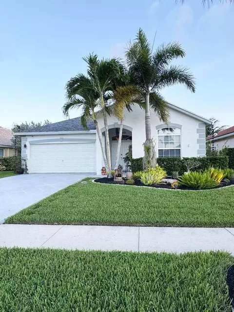 109 Derby Ln, Royal Palm Beach, FL 33411