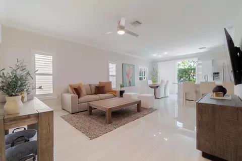 12616 Shoreline Dr, Wellington, FL 33414