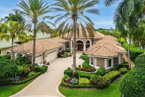 32 Saint Thomas Dr, Palm Beach Gardens, FL 33418