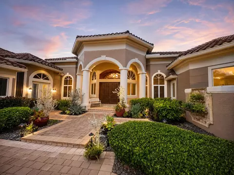 32 Saint Thomas Dr, Palm Beach Gardens, FL 33418