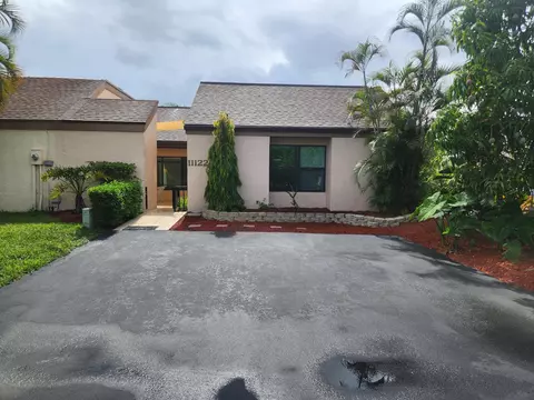 11122 Curry Dr, Palm Beach Gardens, FL 33418
