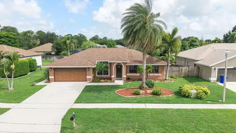 112 Laurel Way, Royal Palm Beach, FL 33411