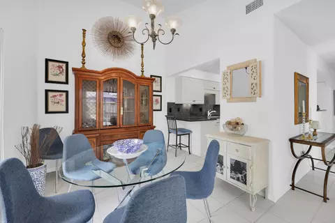 Dining - 802 Summerwinds Ln, Jupiter, FL 33458 photo 3 of 3