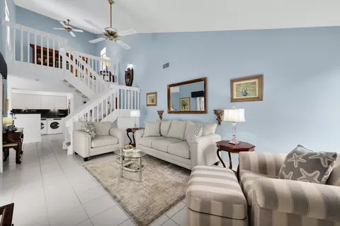 Living - 802 Summerwinds Ln, Jupiter, FL 33458 photo 3 of 4