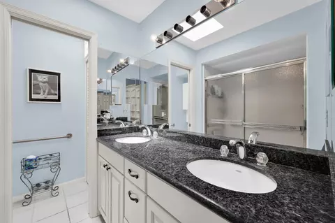 Bath - 802 Summerwinds Ln, Jupiter, FL 33458 photo 1 of 2