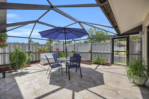 Exterior - 802 Summerwinds Ln, Jupiter, FL 33458 photo 4 of 8