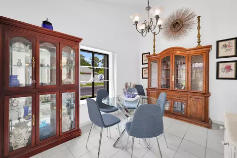 Dining - 802 Summerwinds Ln, Jupiter, FL 33458 photo 2 of 3