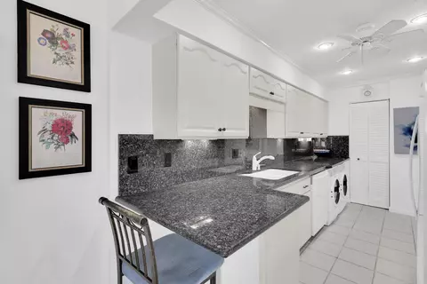 Kitchen - 802 Summerwinds Ln, Jupiter, FL 33458 photo 1 of 2