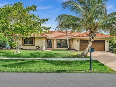 9125 Old Pine Rd, Boca Raton, FL 33428