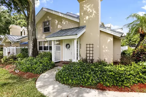 2302 Chadwick Ct, Boynton Beach, FL 33436