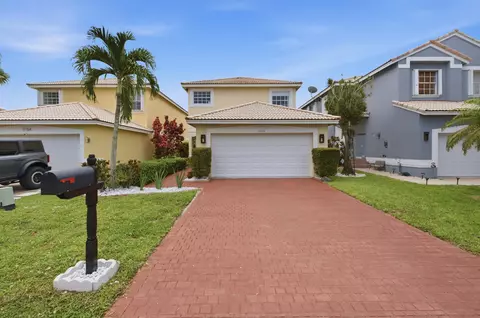 9768 NW 1st Mnr, Coral Springs, FL 33071