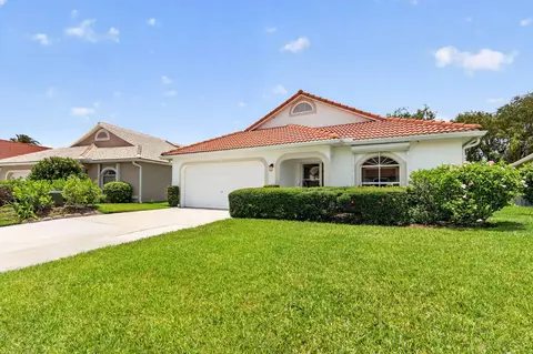 6066 SE Grand Cay Ct, Stuart, FL 34997