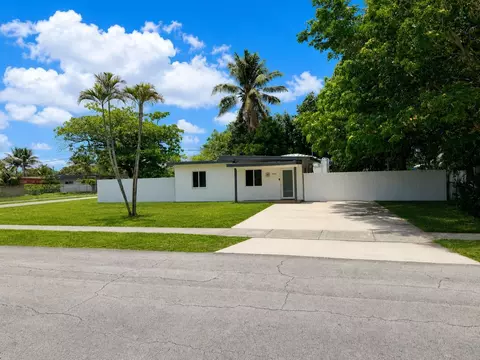 1100 NW 141st St, Miami, FL 33168