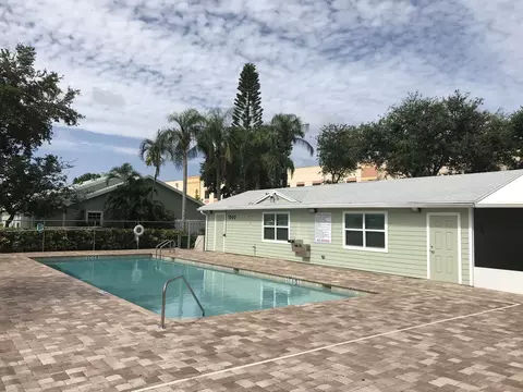 1534 Royal Forest Ct, West Palm Beach, FL 33406