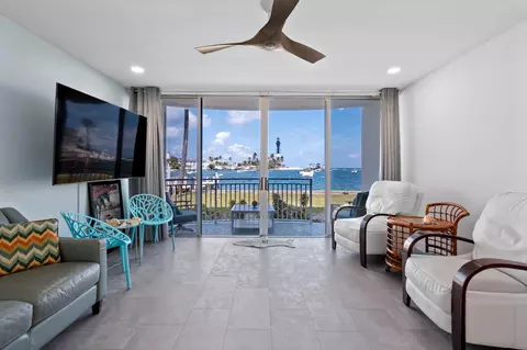 2508 Bay Dr UNIT 105, Pompano Beach, FL 33062