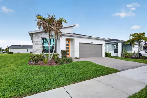 10744 SW Estella Ln, Port Saint Lucie, FL 34987