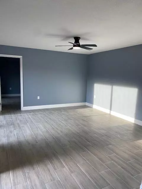 Living - 719 7th Ln, Greenacres, FL 33463 photo 3 of 4