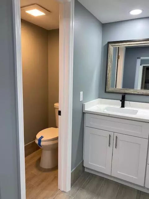 Bath - 719 7th Ln, Greenacres, FL 33463 photo 17 of 19
