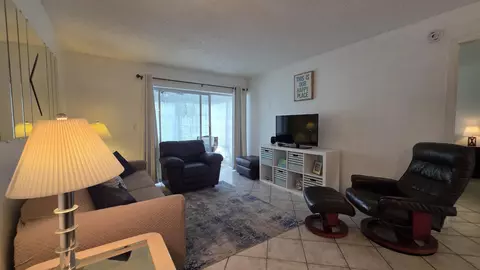 2900 NW 46th Ave #213, Lauderdale Lakes, FL 33313