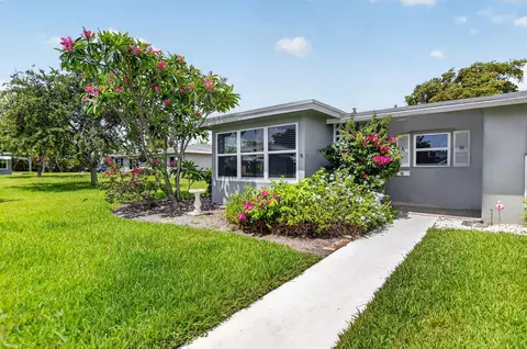 912 South Dr #A, Delray Beach, FL 33445