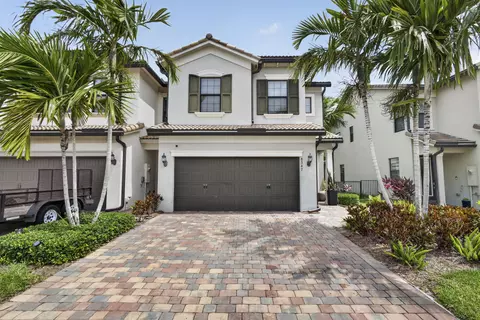 8347 Cadre Noir Rd, Lake Worth, FL 33467