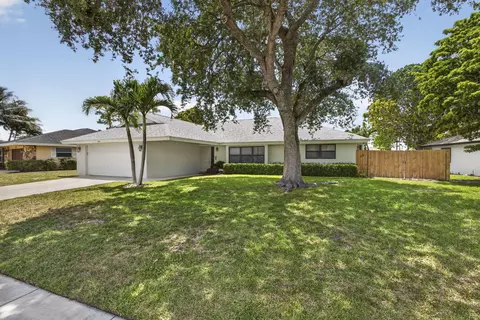 559 Azure Ave, Wellington, FL 33414