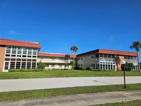 44 Woodland Dr #205, Vero Beach, FL 32962