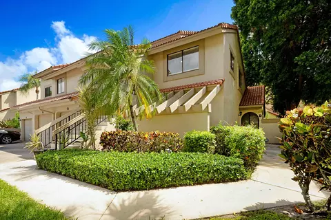 5590 Coach House Cir #H, Boca Raton, FL 33486