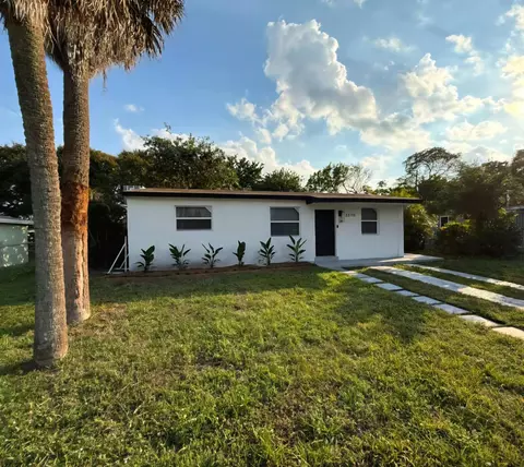 3370 NW 9th St, Lauderhill, FL 33311